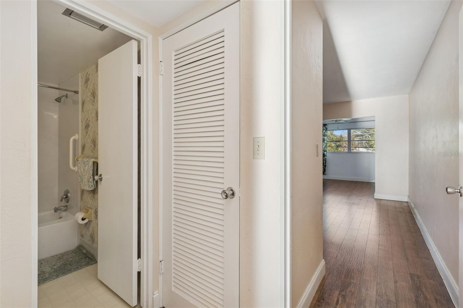 Image 11 of 27 For 4565 Duhme Road 203