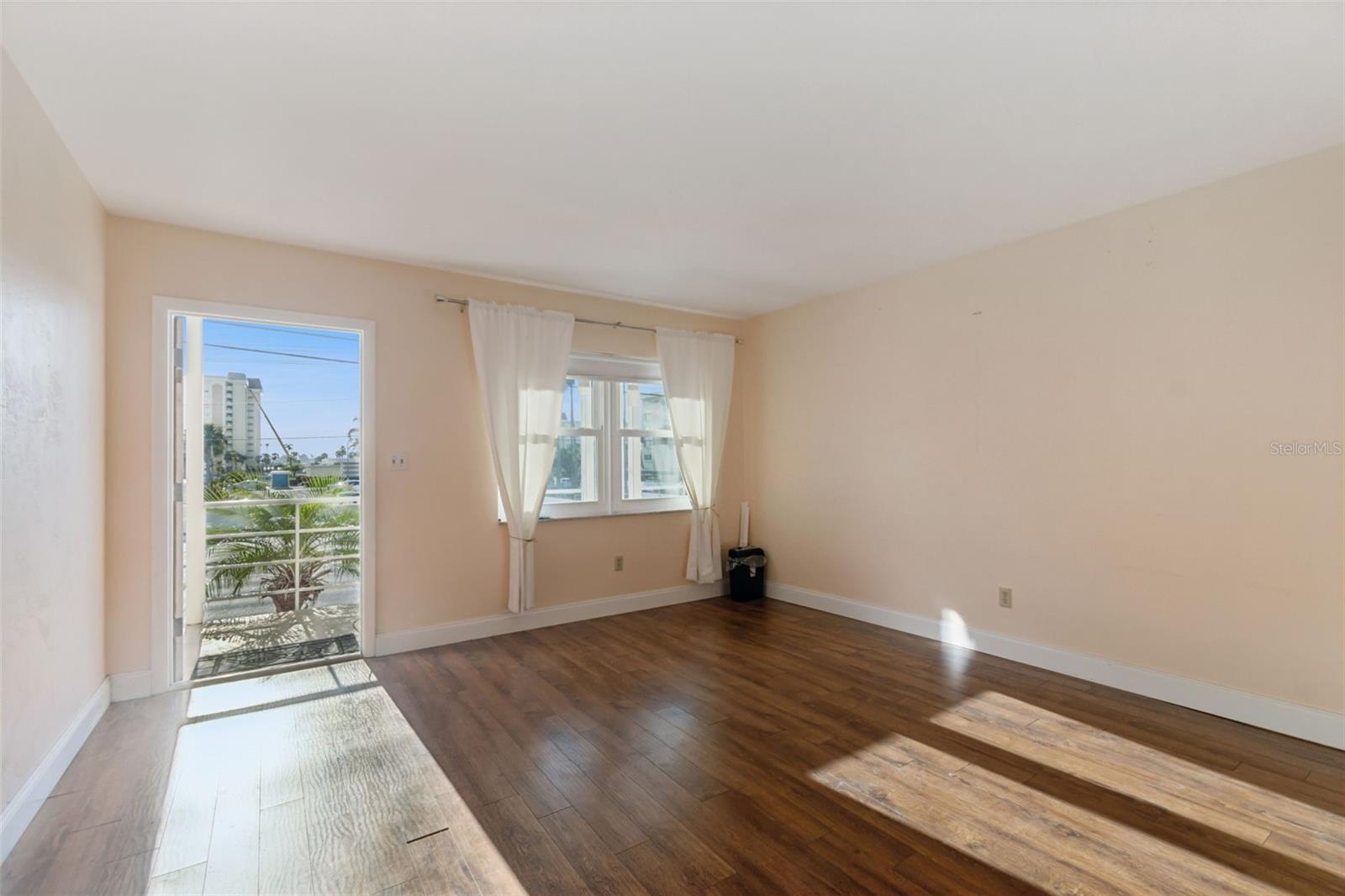 Image 5 of 27 For 4565 Duhme Road 203