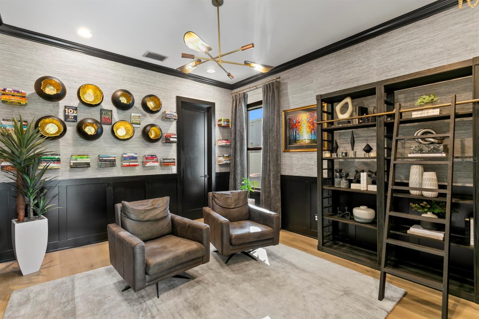 Listing photo id 16 for 4111 Swann Avenue