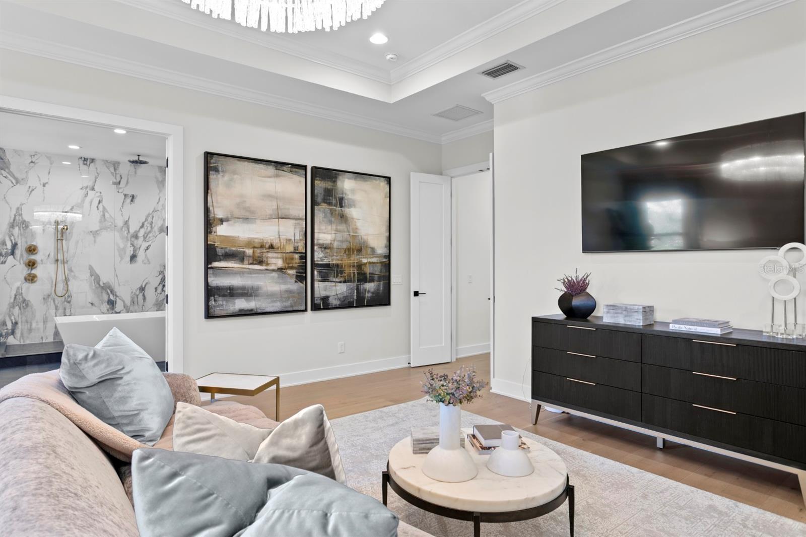 Listing photo id 21 for 4111 Swann Avenue