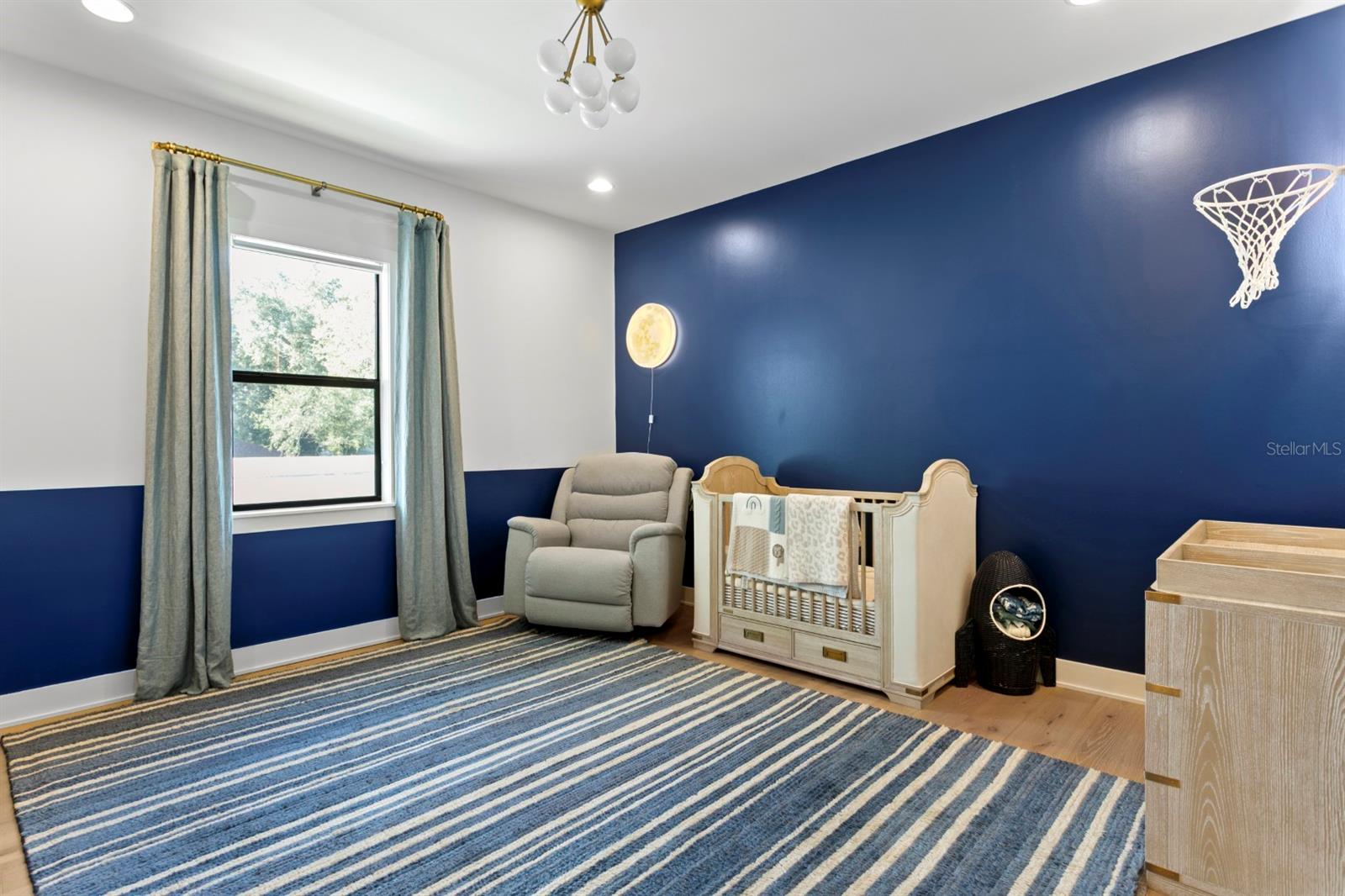 Listing photo id 33 for 4111 Swann Avenue