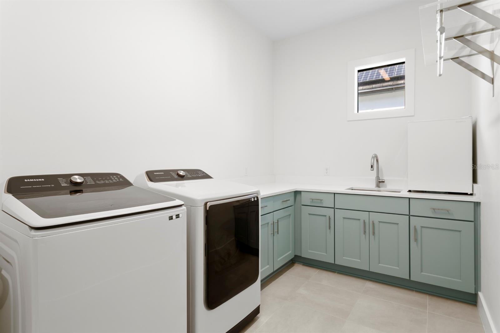 Listing photo id 39 for 4111 Swann Avenue