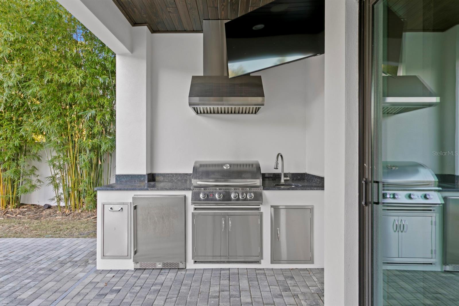 Listing photo id 45 for 4111 Swann Avenue