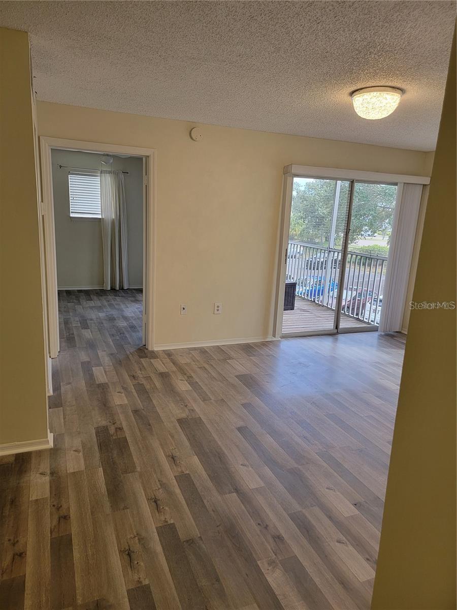 Image 4 of 23 For 4211 Chatham Oak Court 113