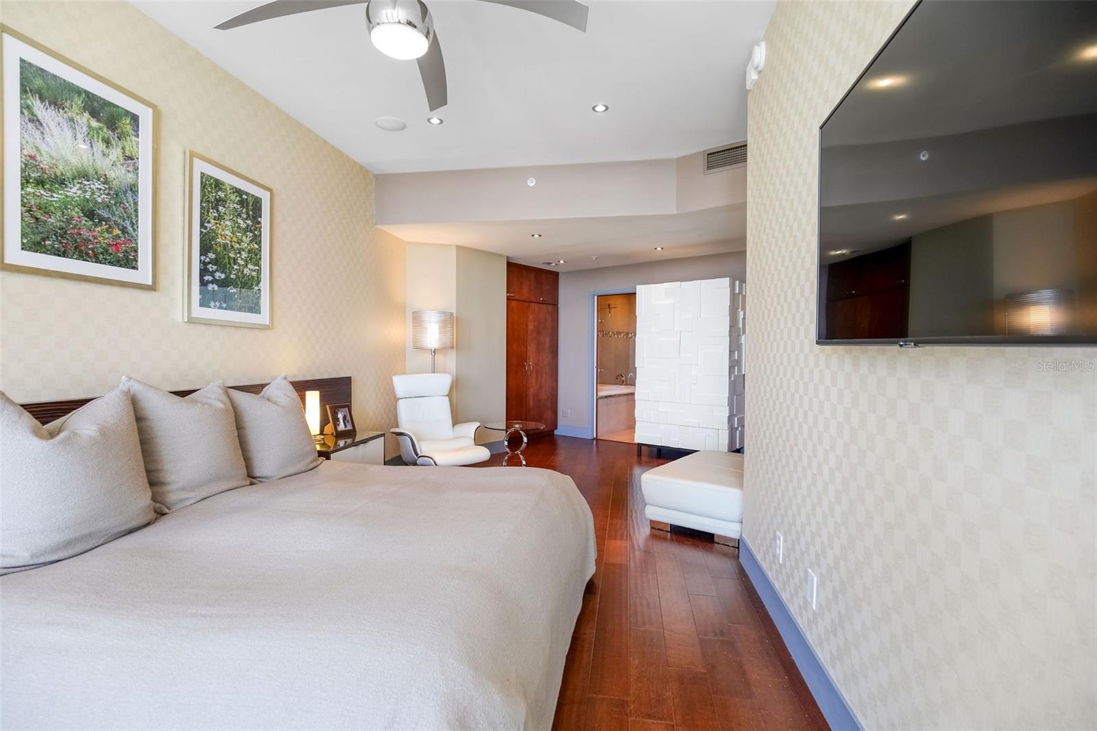 Image 36 of 67 For 175 1st Street S 3103