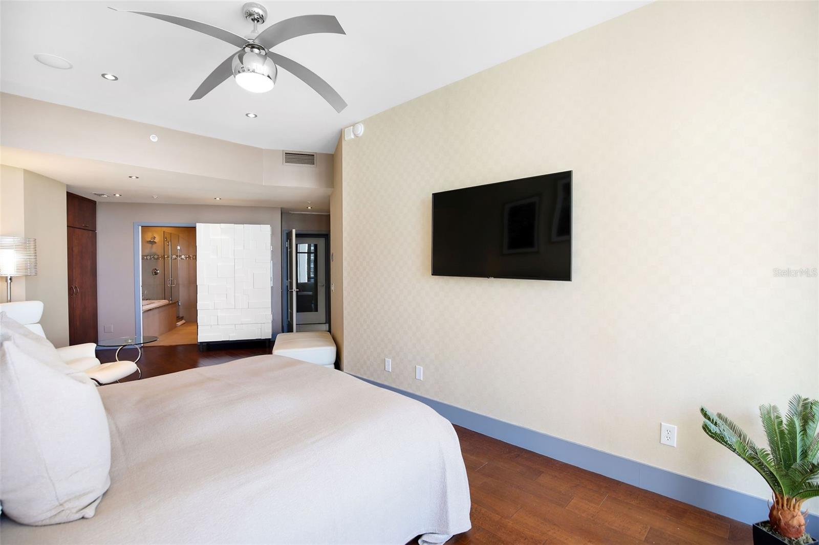 Image 40 of 67 For 175 1st Street S 3103