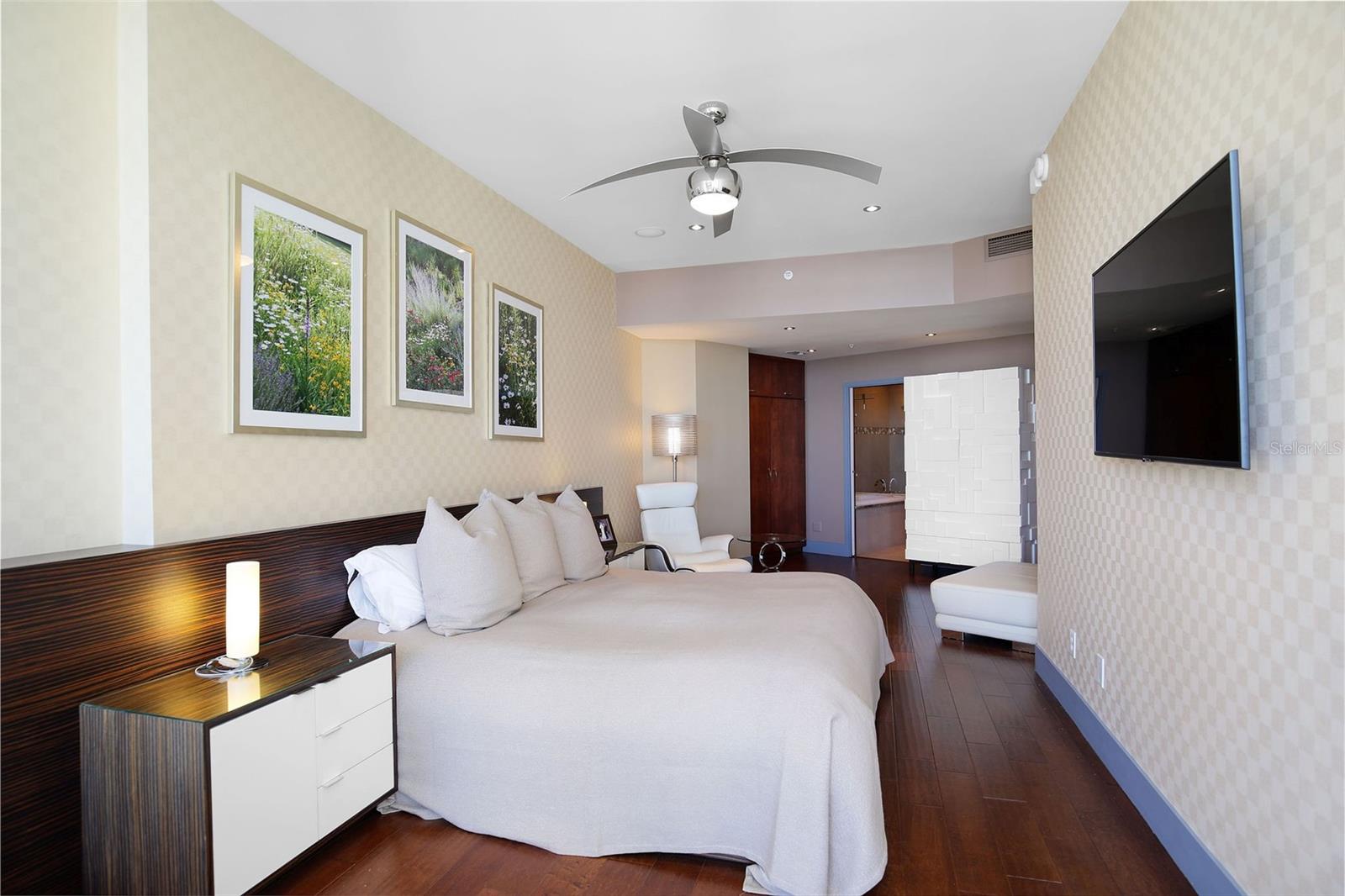 Image 41 of 67 For 175 1st Street S 3103