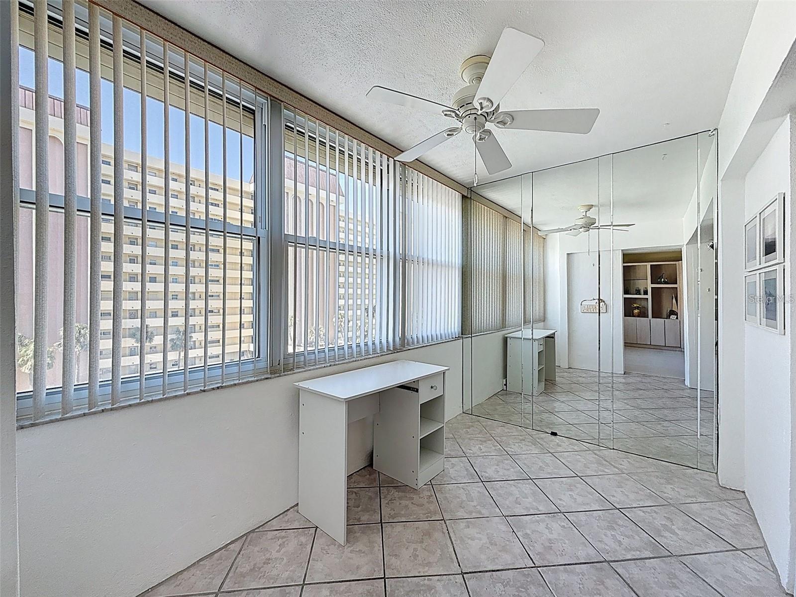 Image 19 of 32 For 4550 Cove Circle 507