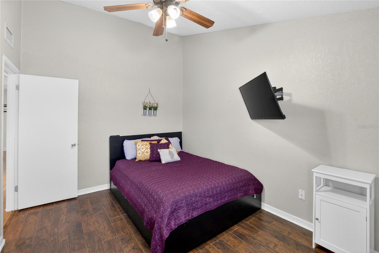 Image 18 of 68 For 1009 Lenna Avenue