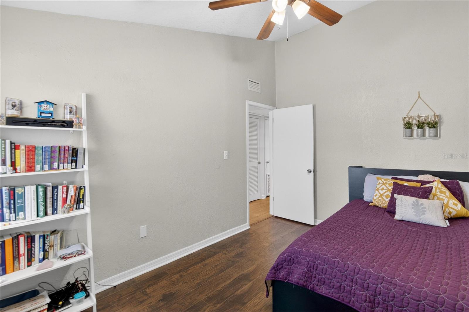 Image 19 of 68 For 1009 Lenna Avenue