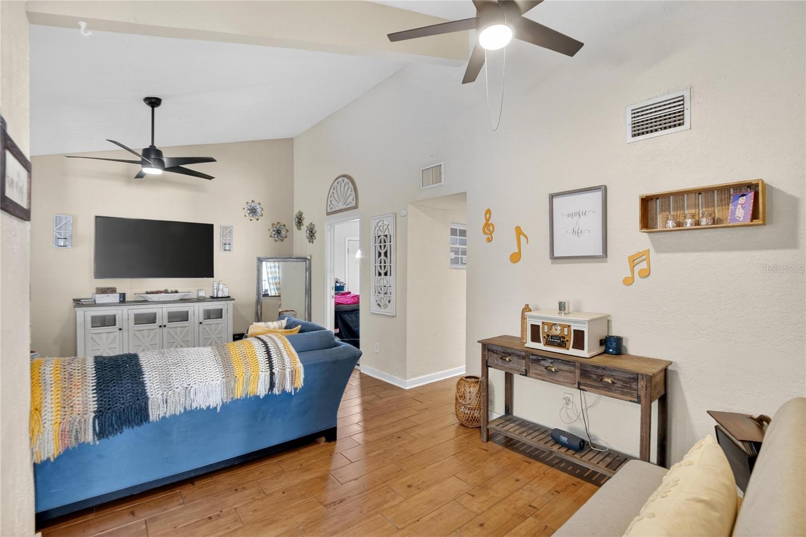 Image 8 of 68 For 1009 Lenna Avenue