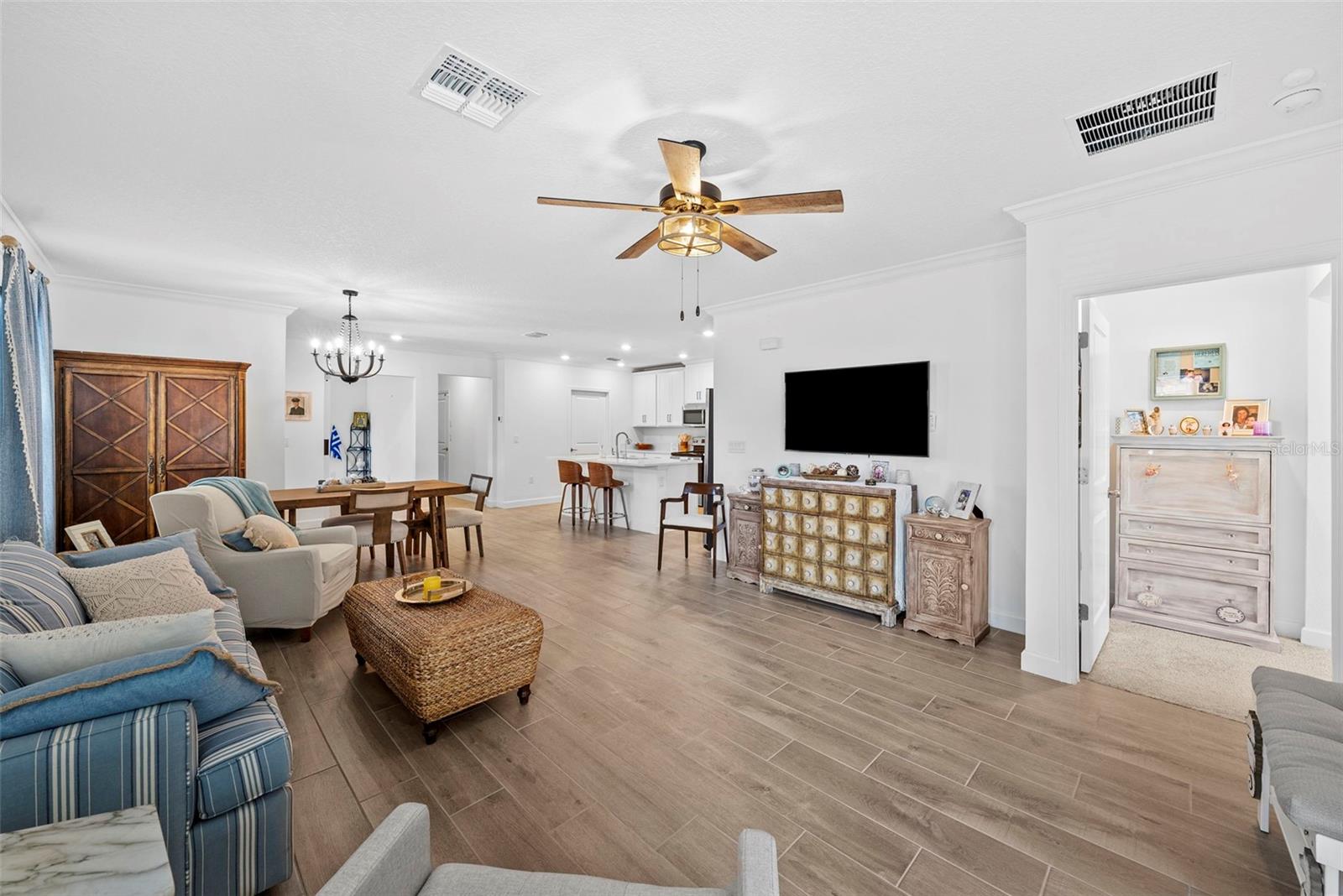 Image 11 of 42 For 16890 Forge Surf Street