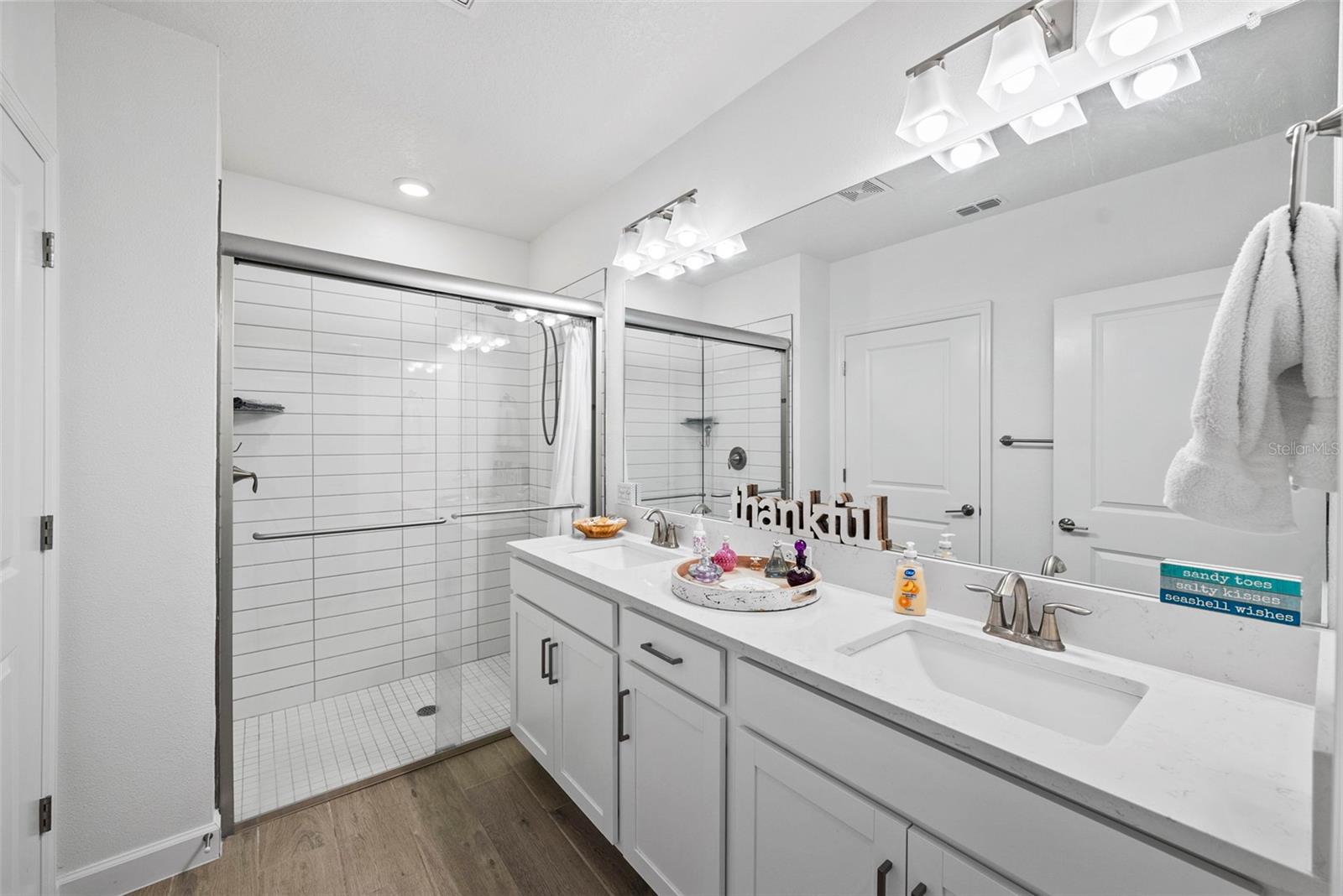 Image 17 of 42 For 16890 Forge Surf Street