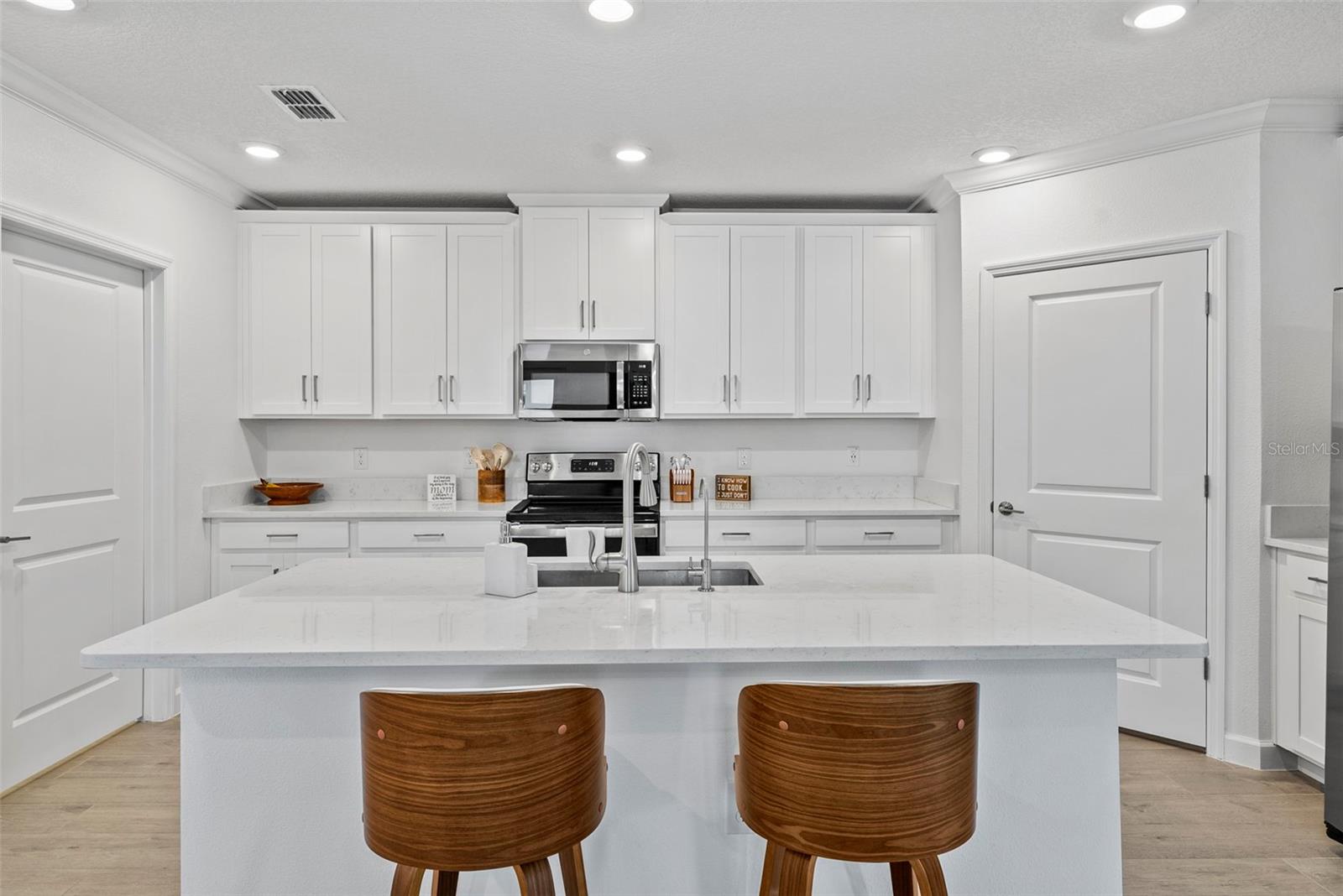 Image 5 of 42 For 16890 Forge Surf Street