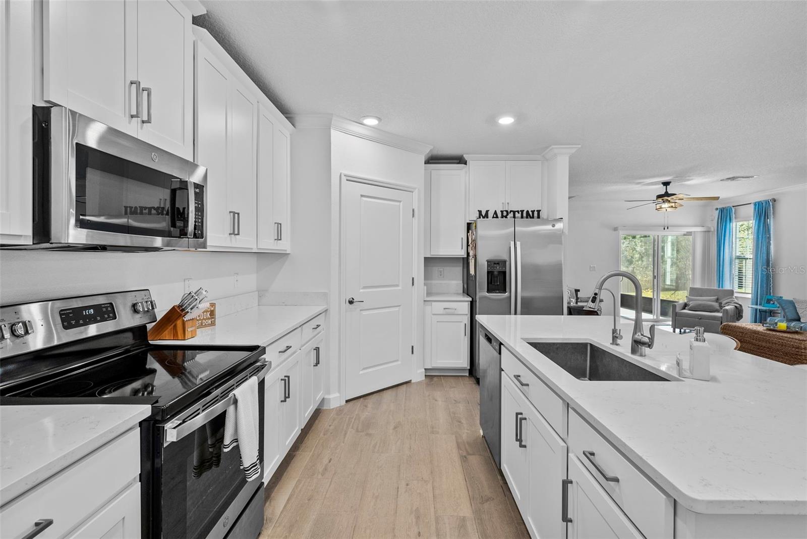 Image 6 of 42 For 16890 Forge Surf Street