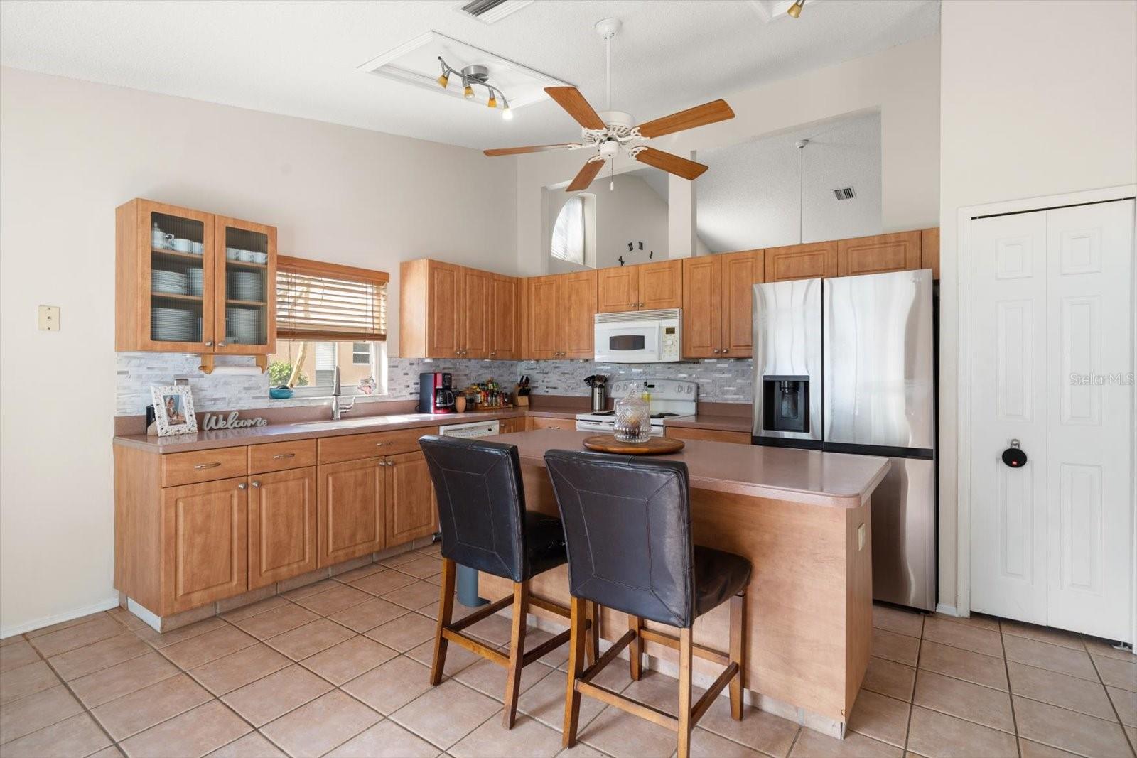 Listing photo id 15 for 5650 Bridgeton Court