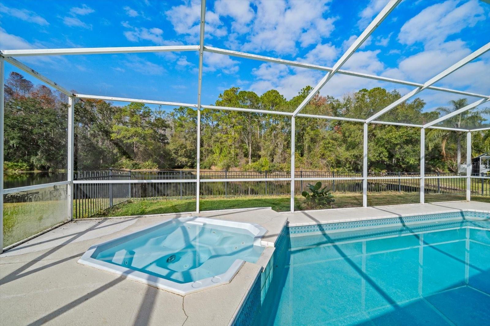 Listing photo id 19 for 5650 Bridgeton Court