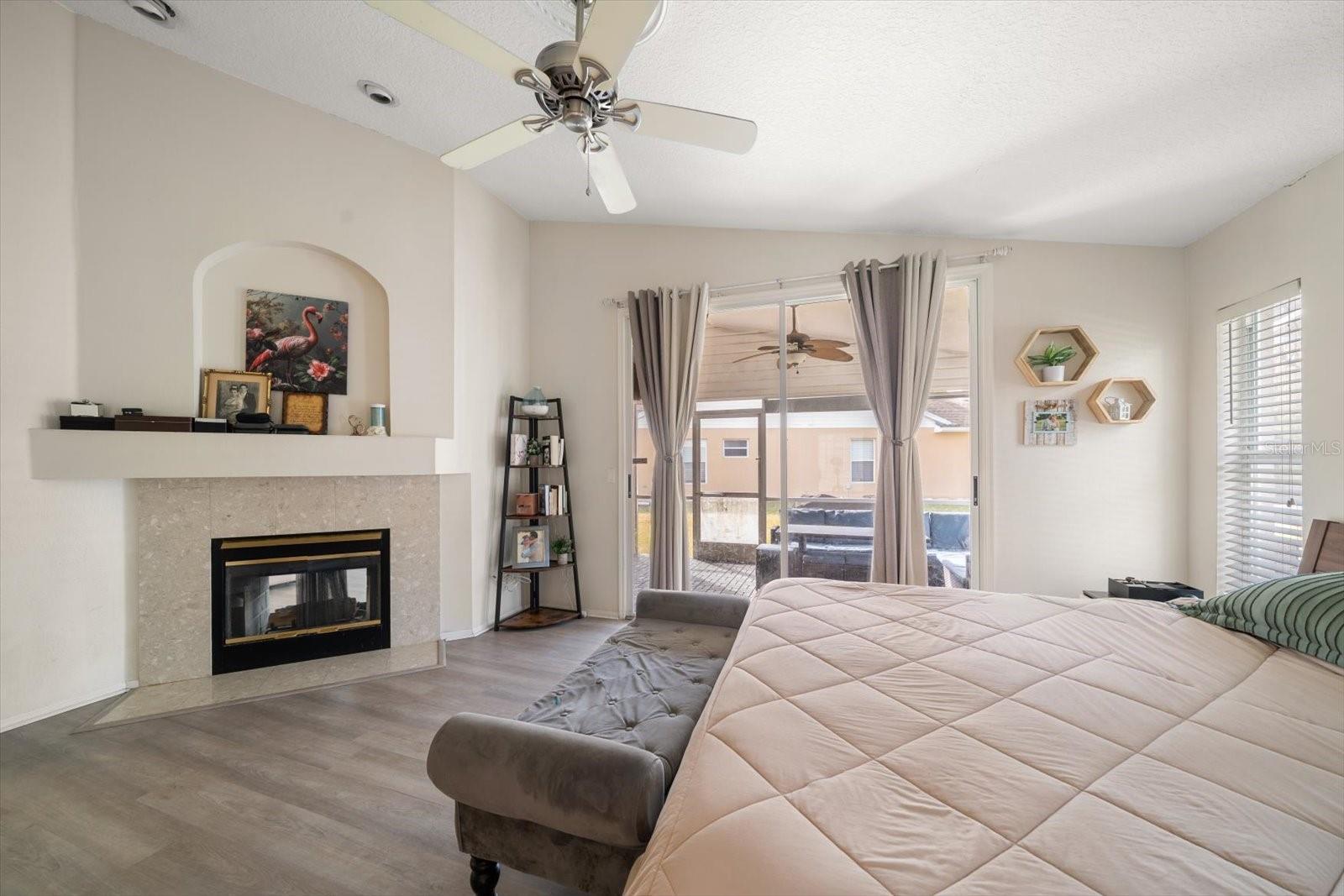 Listing photo id 23 for 5650 Bridgeton Court