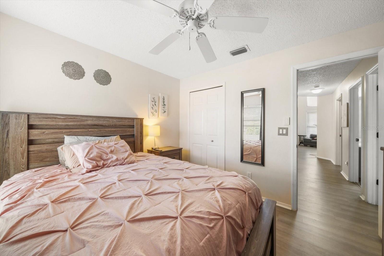 Listing photo id 29 for 5650 Bridgeton Court