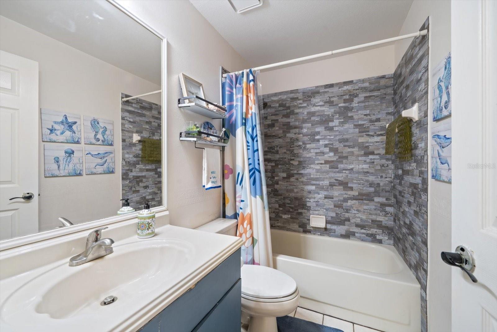 Listing photo id 32 for 5650 Bridgeton Court