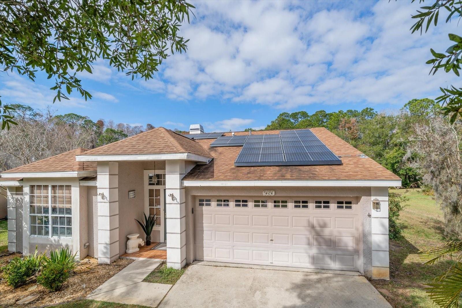 Listing photo id 6 for 5650 Bridgeton Court