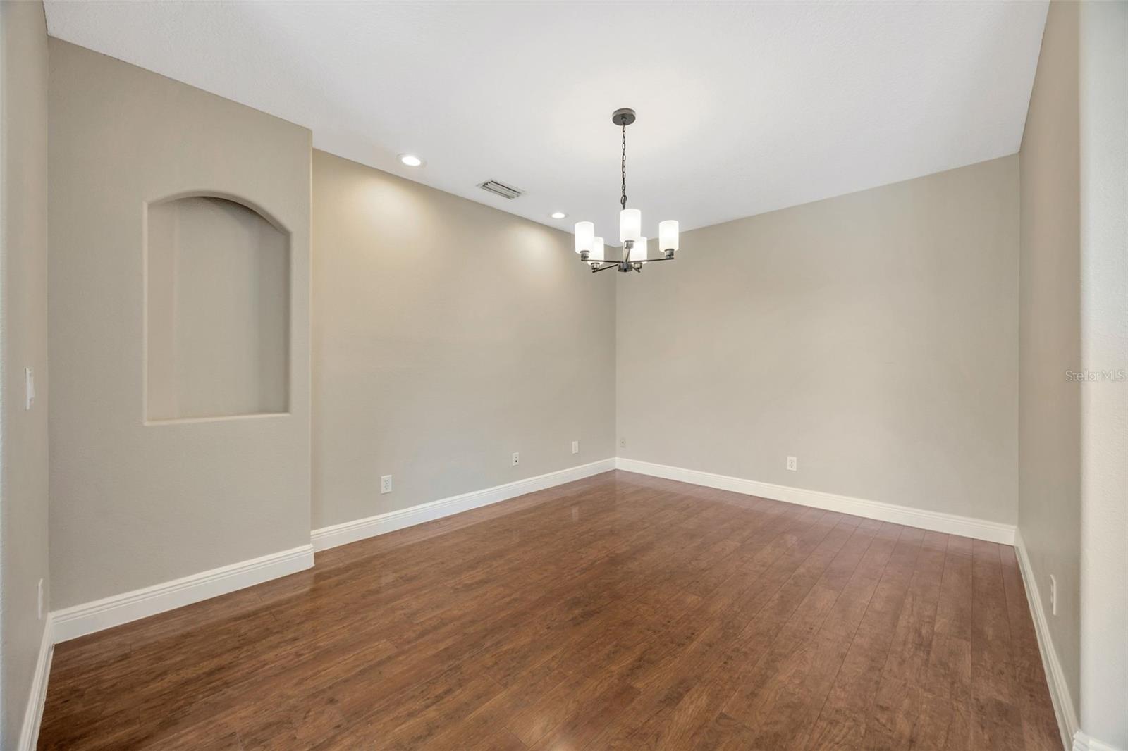 Image 5 of 31 For 16323 Bridgewalk Drive