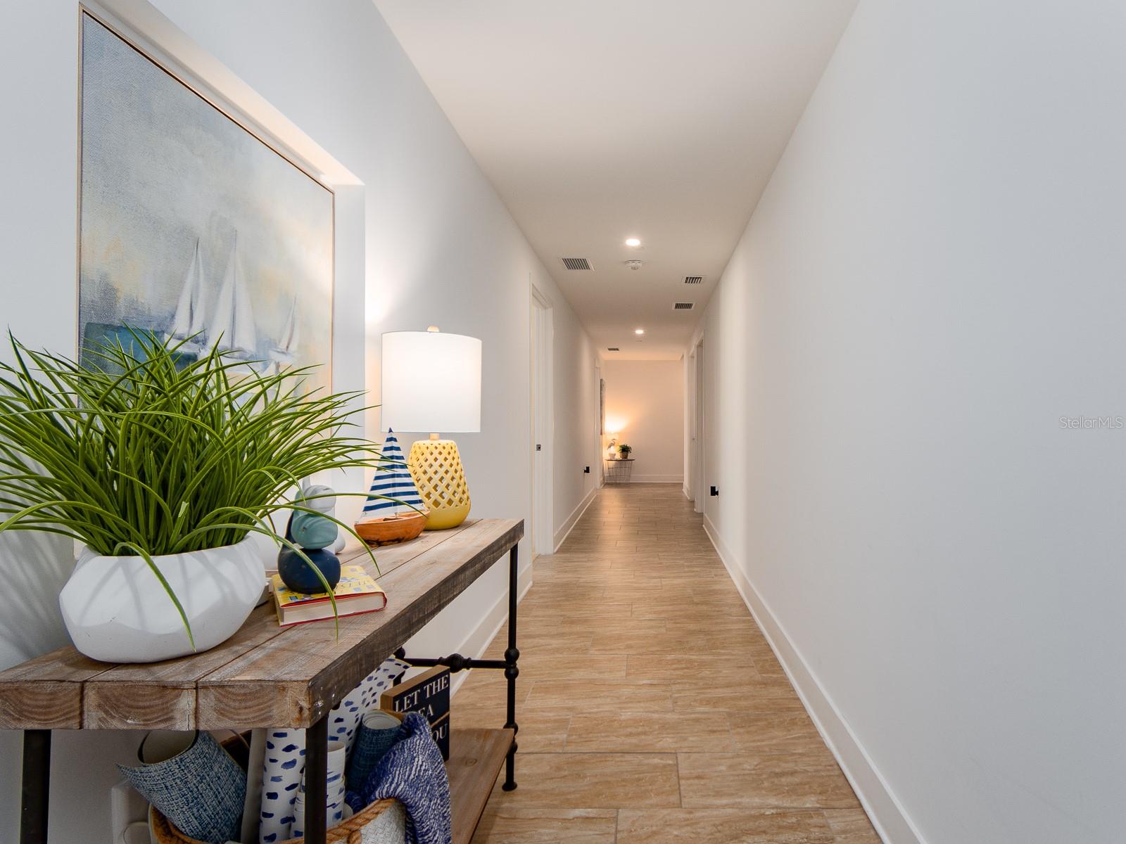 Image 16 of 77 For 15 Avalon Street 403