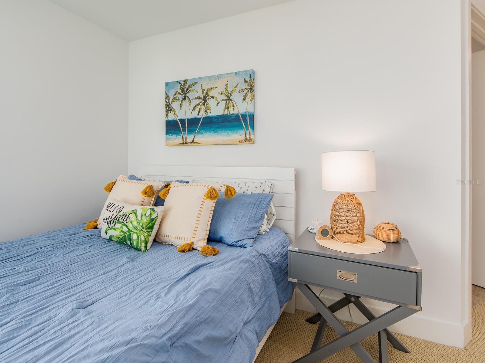 Image 22 of 77 For 15 Avalon Street 403