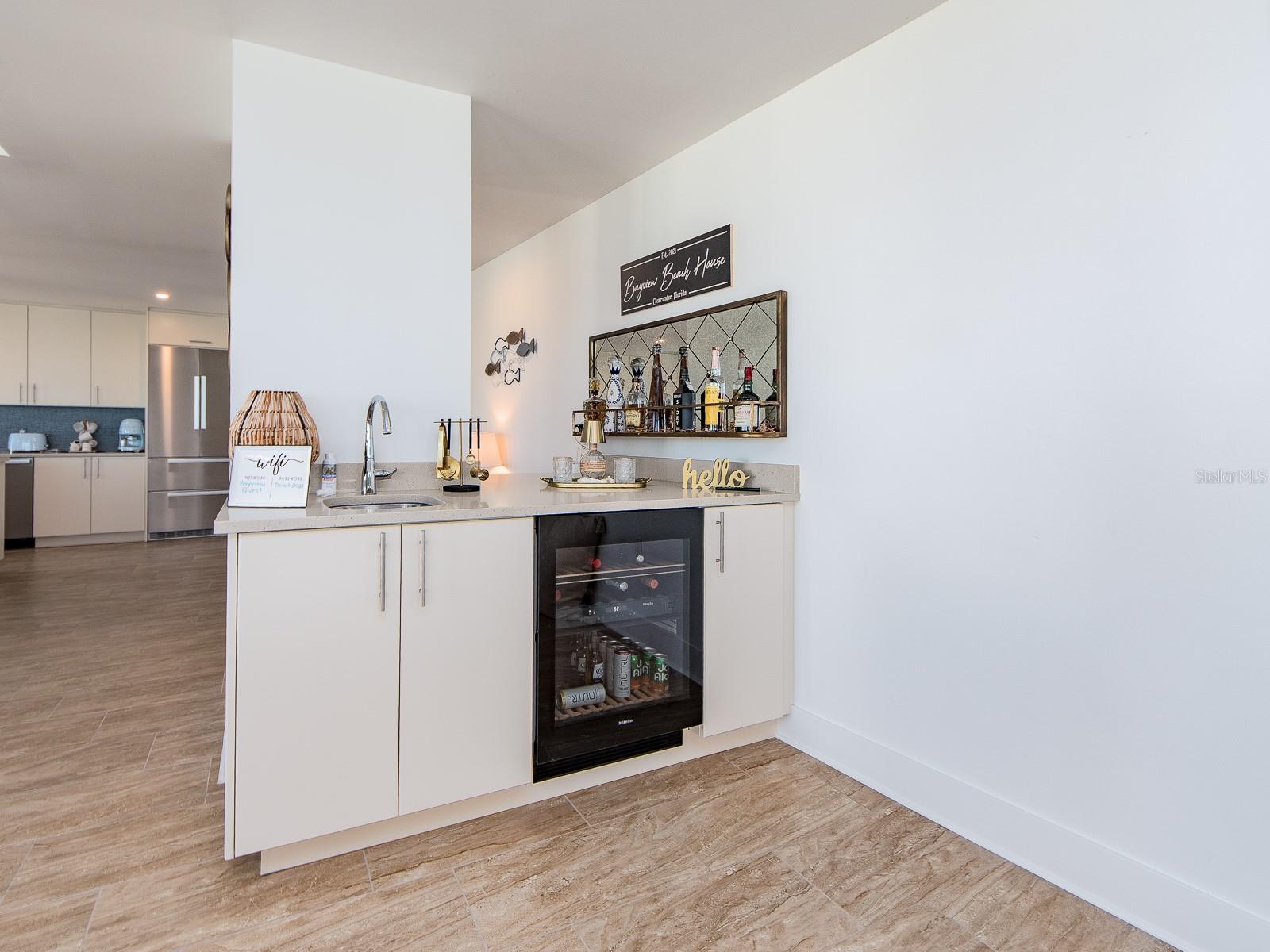 Image 33 of 77 For 15 Avalon Street 403