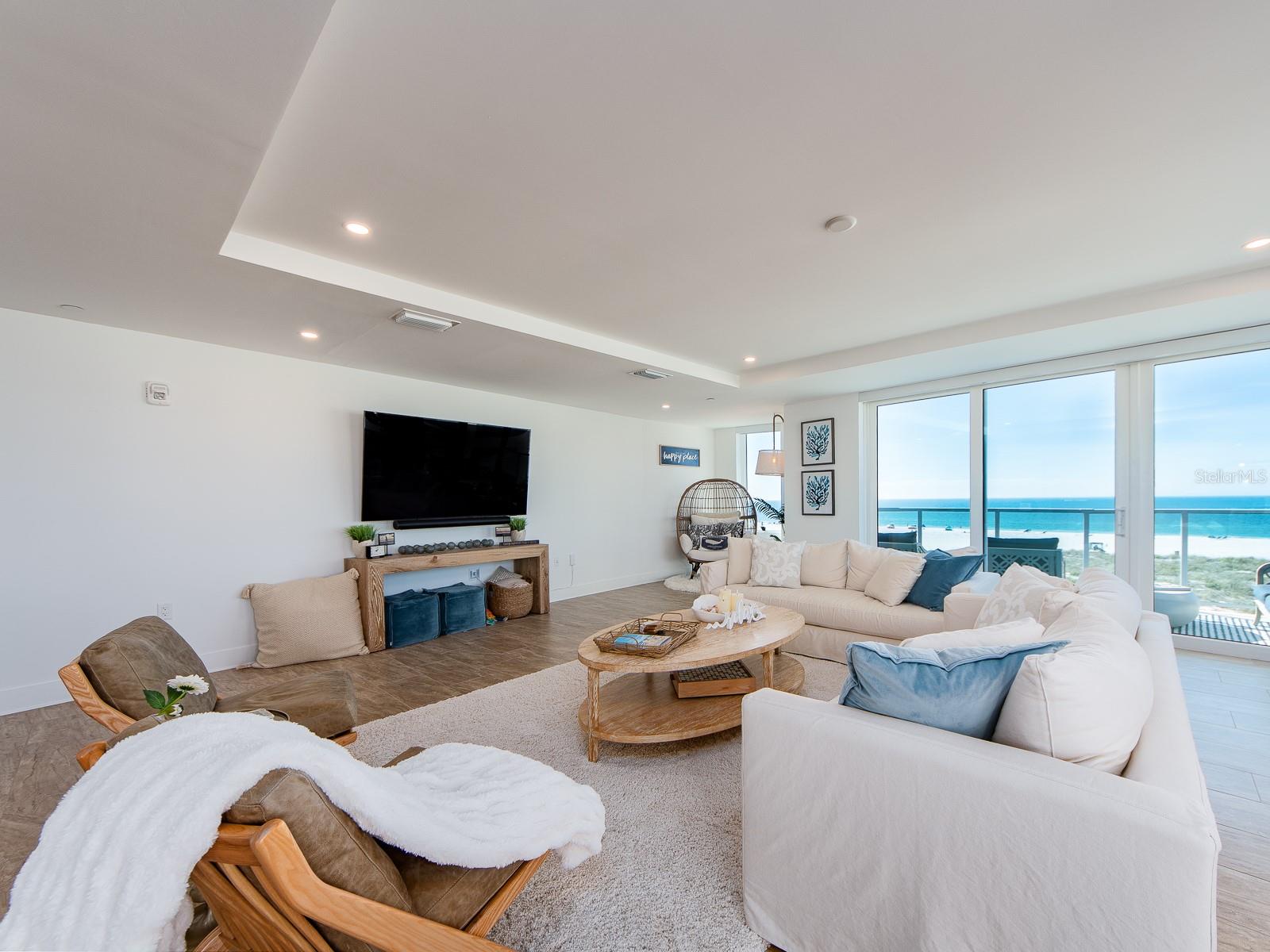 Image 41 of 77 For 15 Avalon Street 403