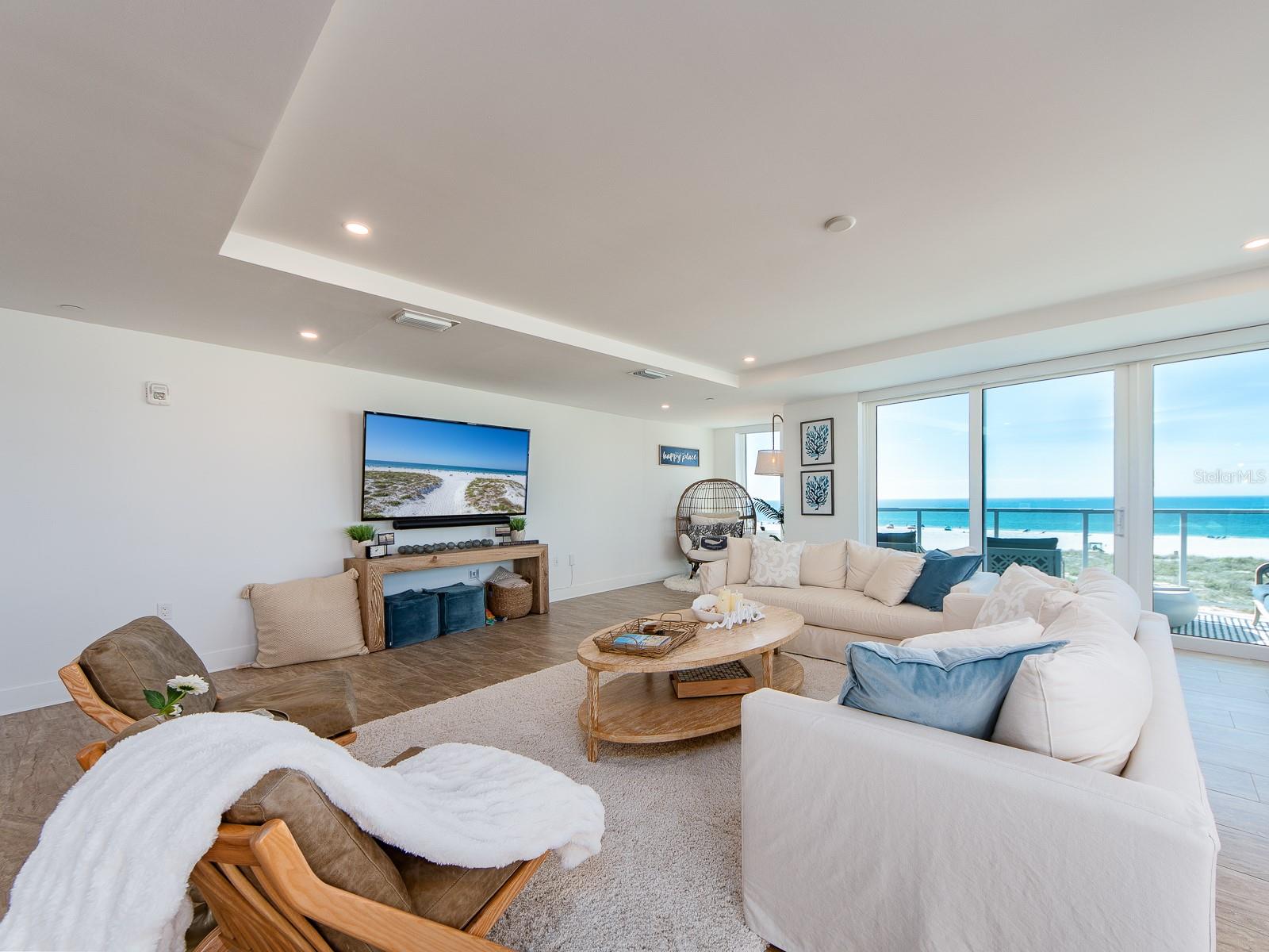 Image 42 of 77 For 15 Avalon Street 403