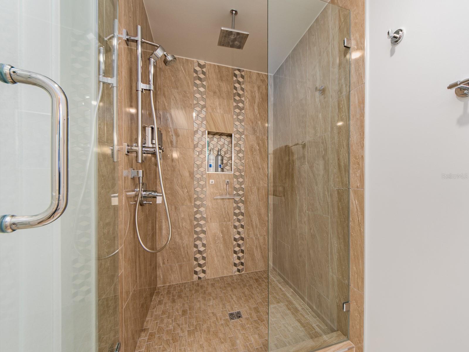 Image 52 of 77 For 15 Avalon Street 403