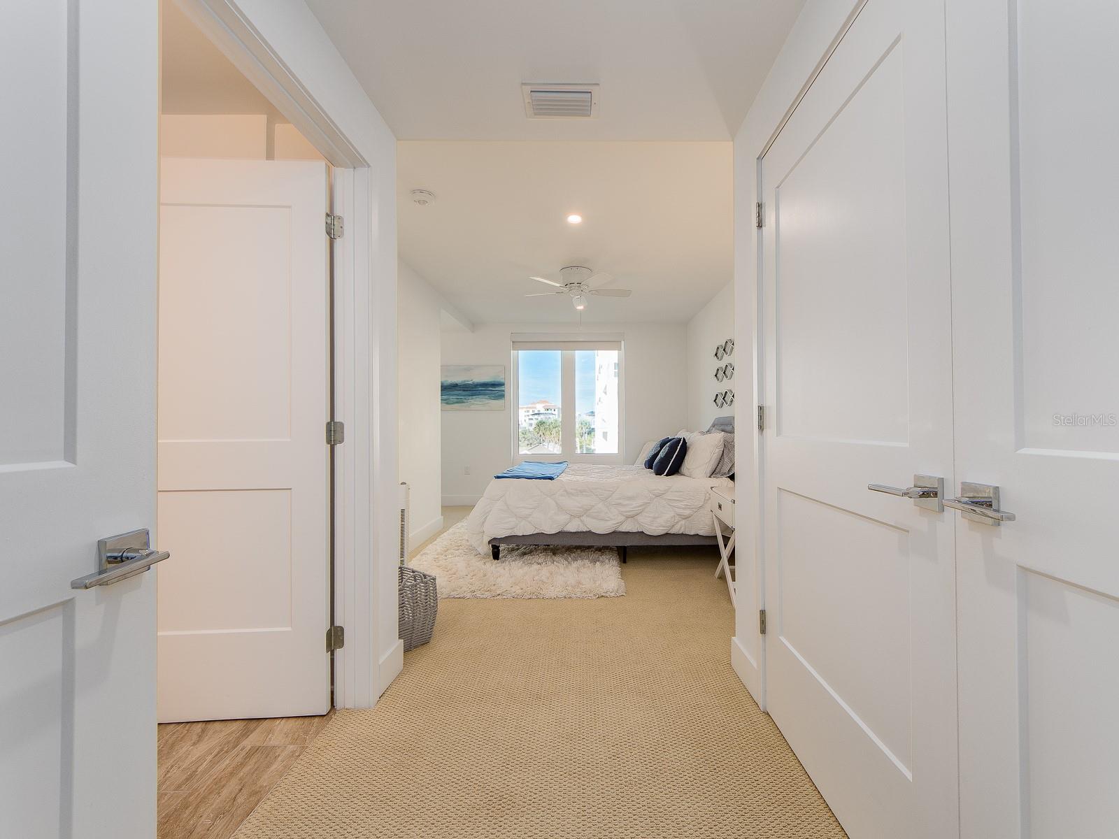 Image 8 of 77 For 15 Avalon Street 403