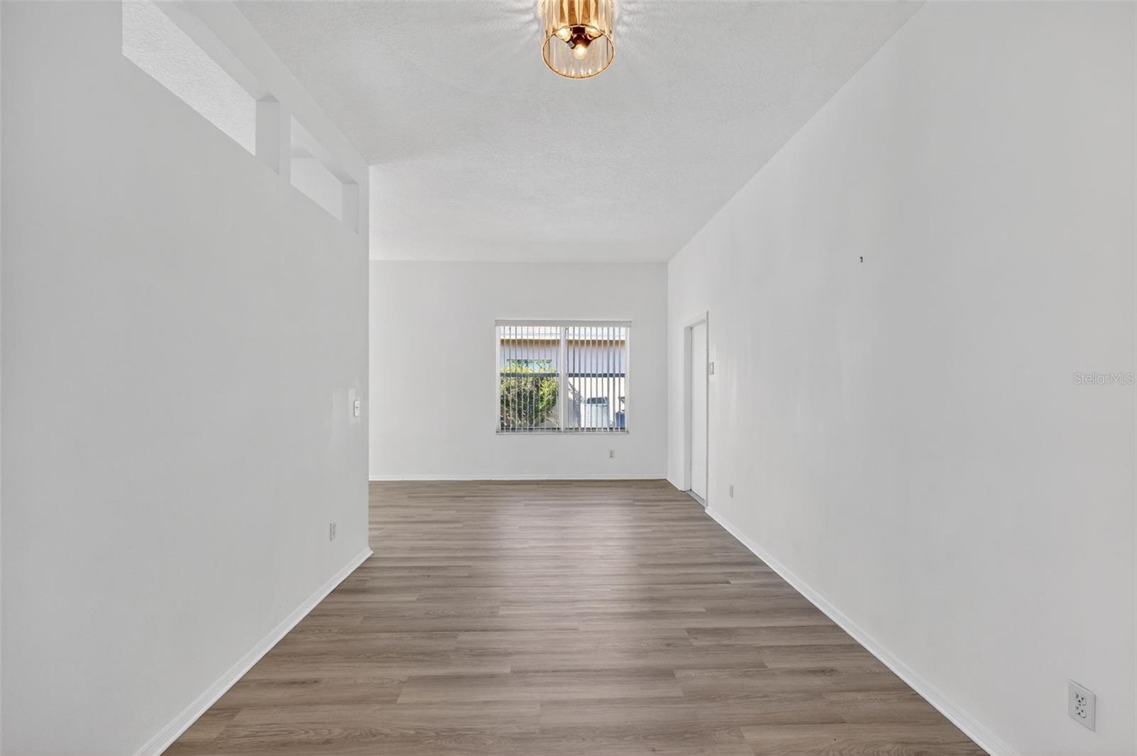 Image 11 of 37 For 28244 Brokenmead Path