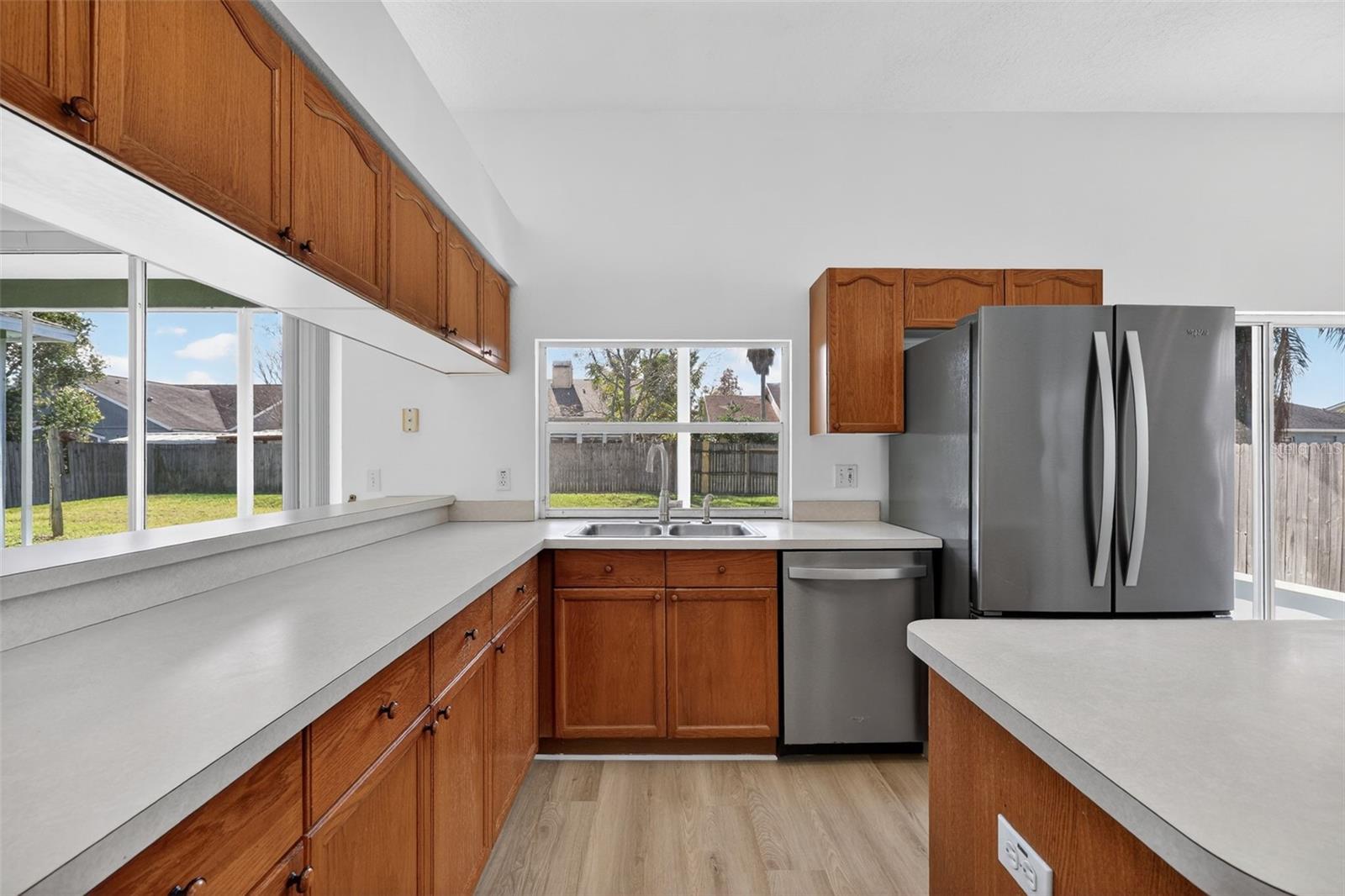 Image 17 of 37 For 28244 Brokenmead Path