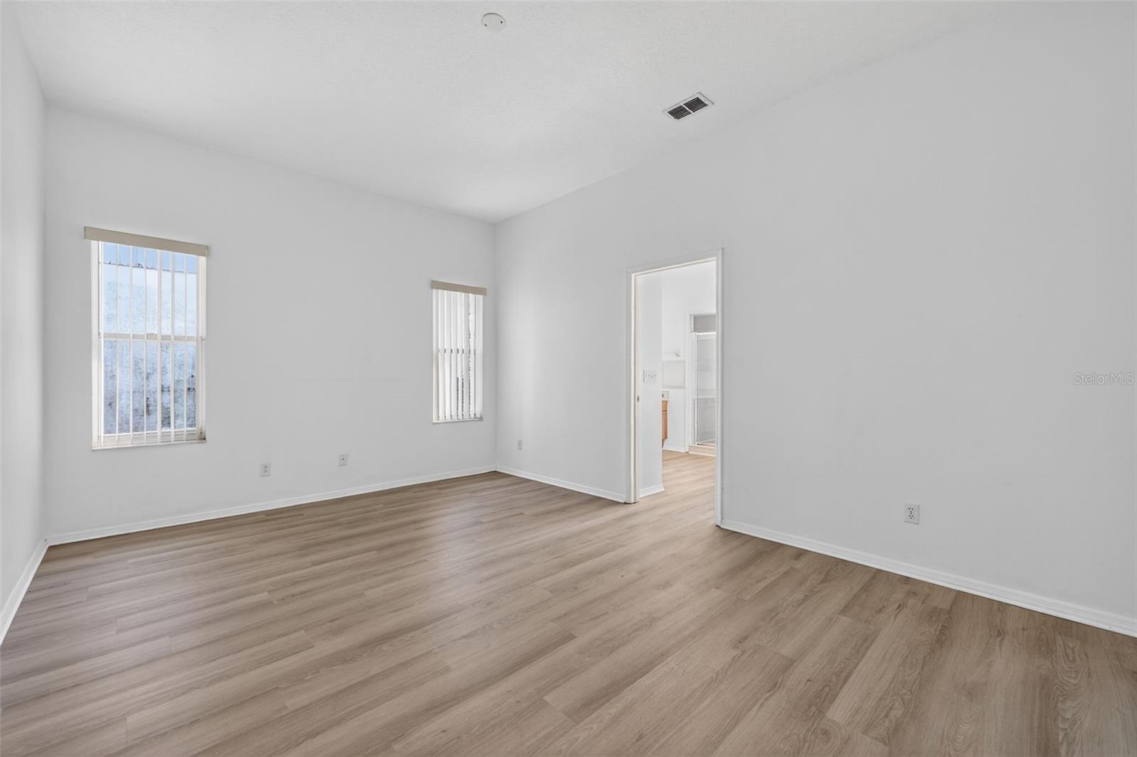 Image 19 of 37 For 28244 Brokenmead Path