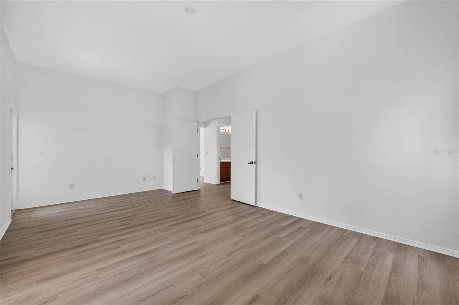 Image 20 of 37 For 28244 Brokenmead Path