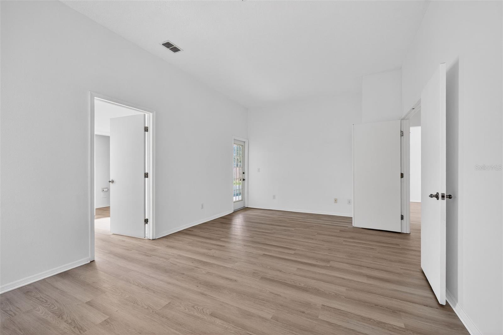 Image 21 of 37 For 28244 Brokenmead Path