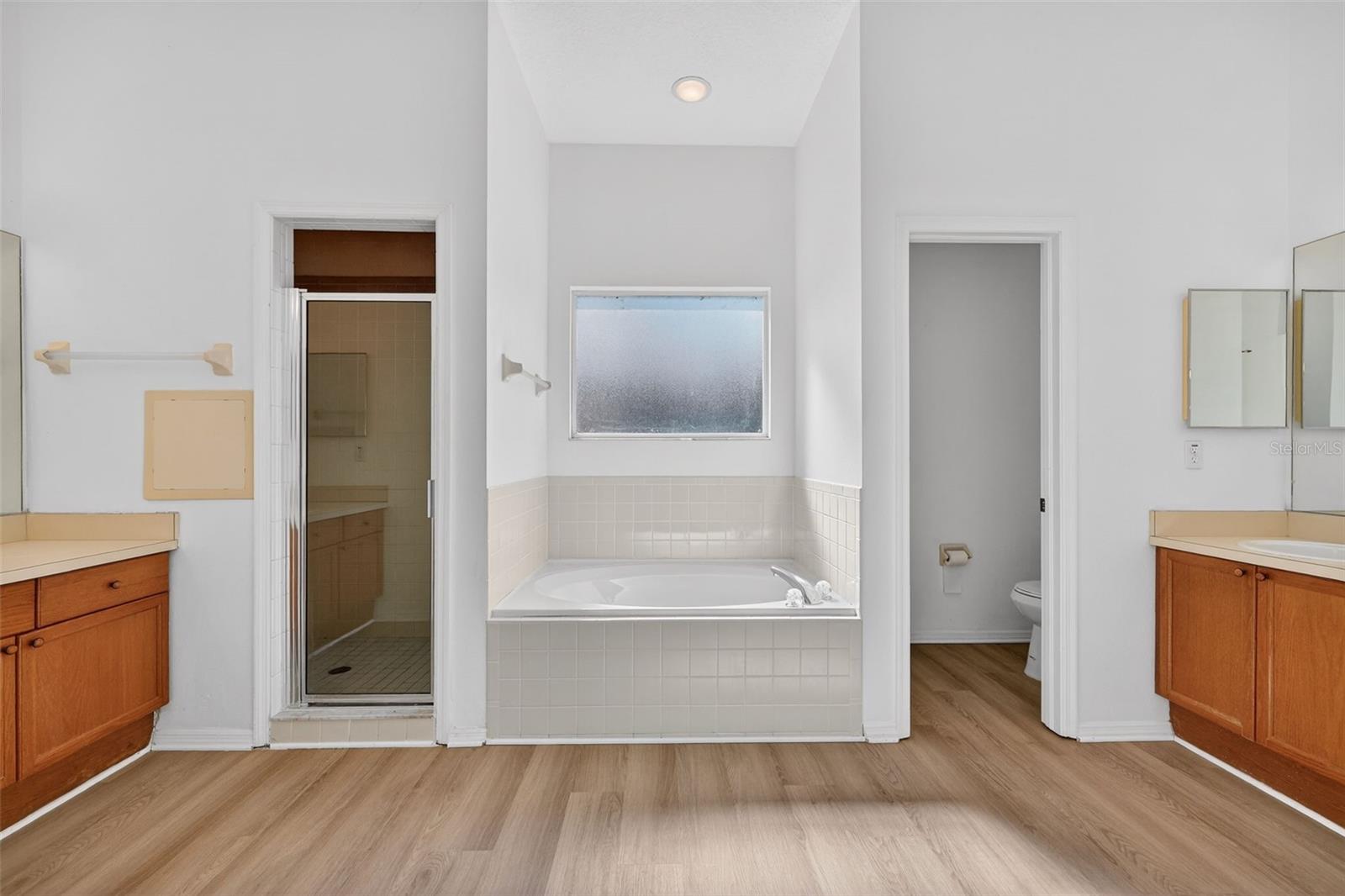 Image 22 of 37 For 28244 Brokenmead Path