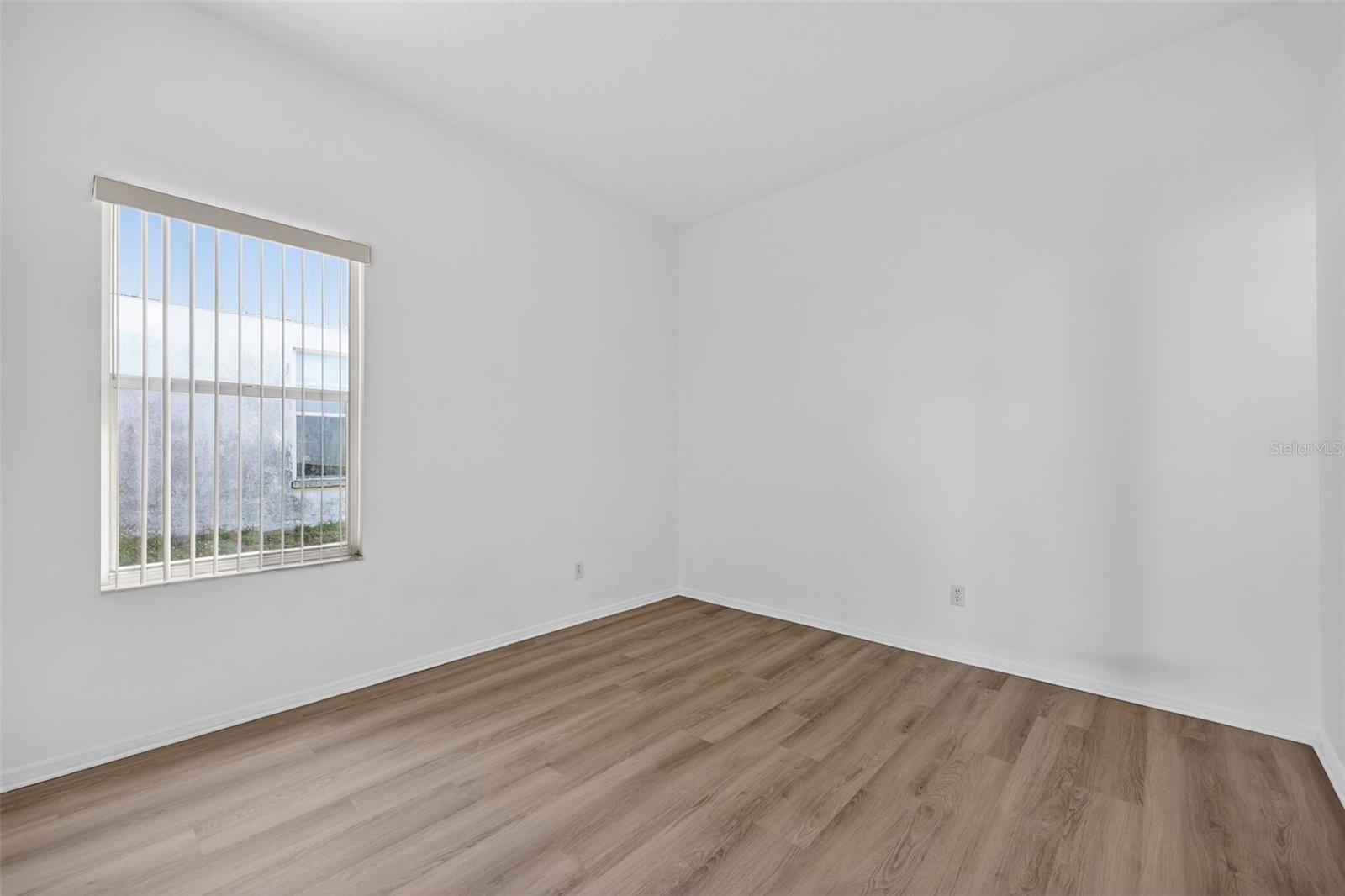 Image 26 of 37 For 28244 Brokenmead Path