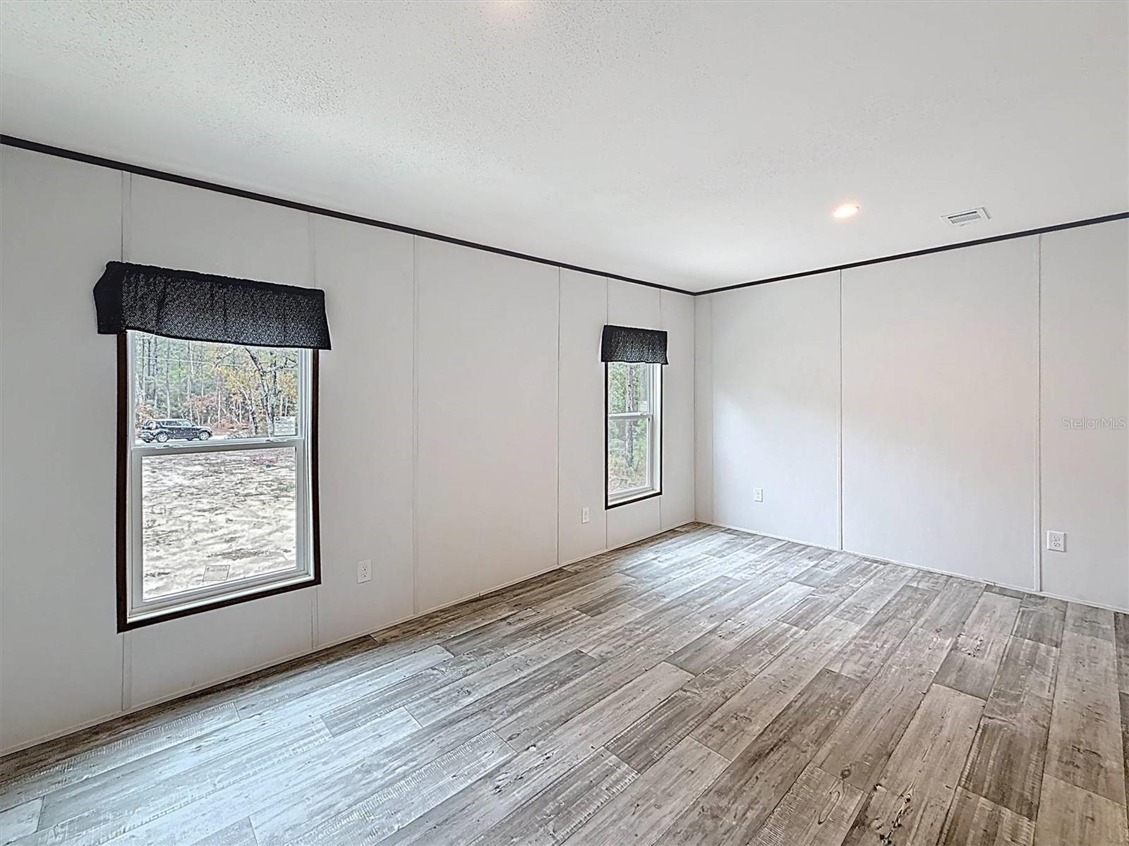 Image 13 of 37 For 108 Plumosa Drive