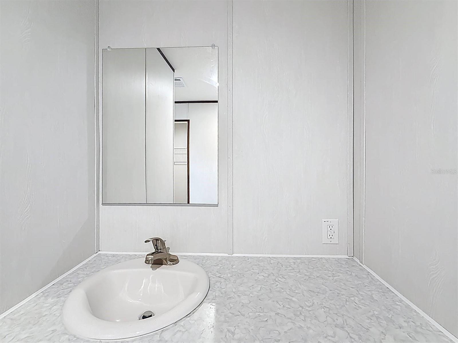 Image 18 of 37 For 108 Plumosa Drive