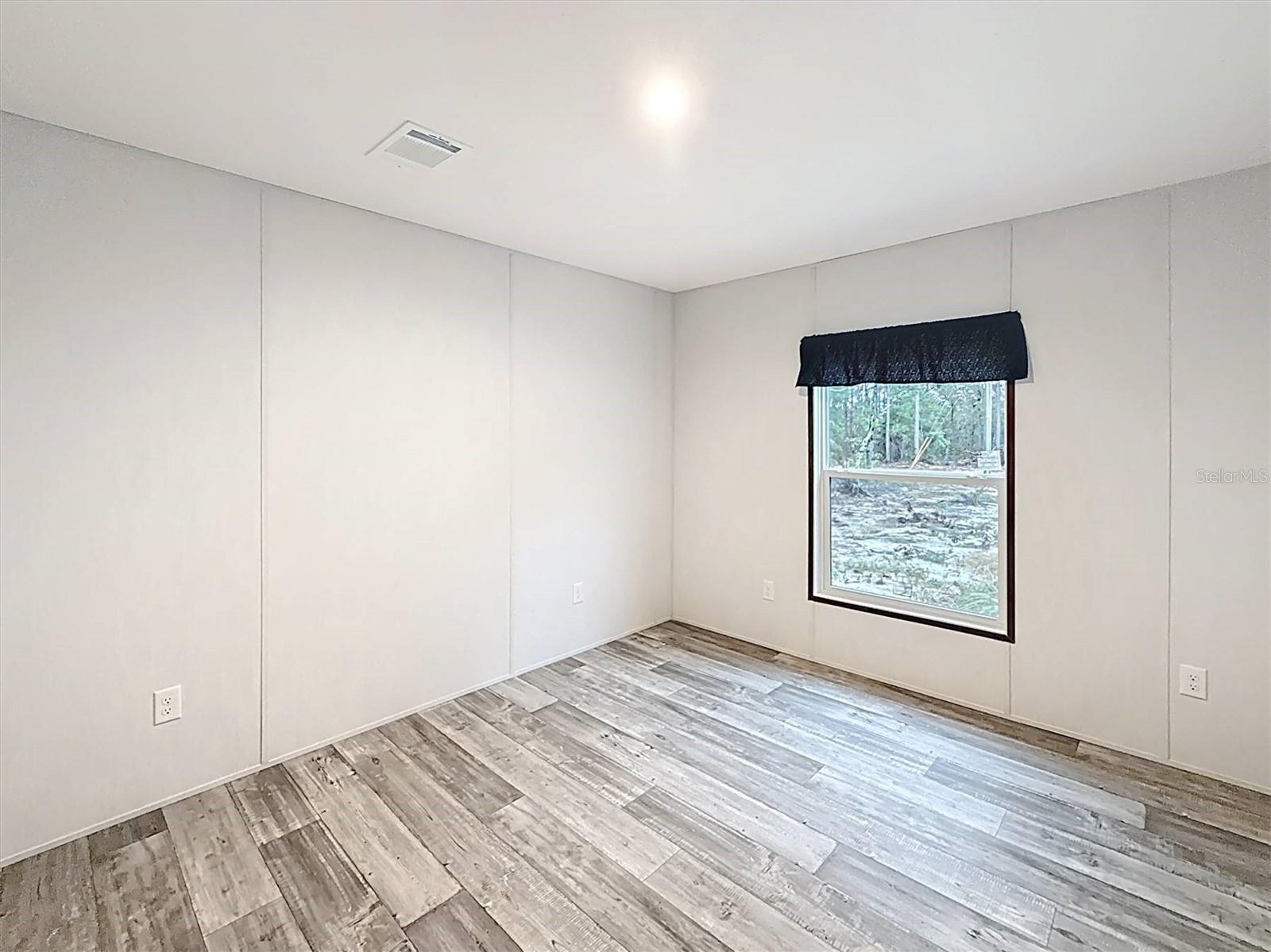 Image 25 of 37 For 108 Plumosa Drive