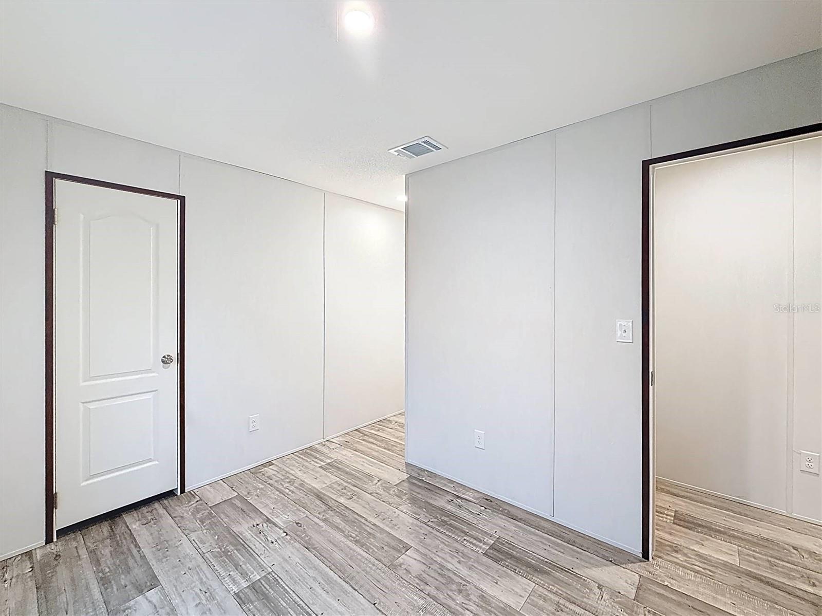 Image 31 of 37 For 108 Plumosa Drive