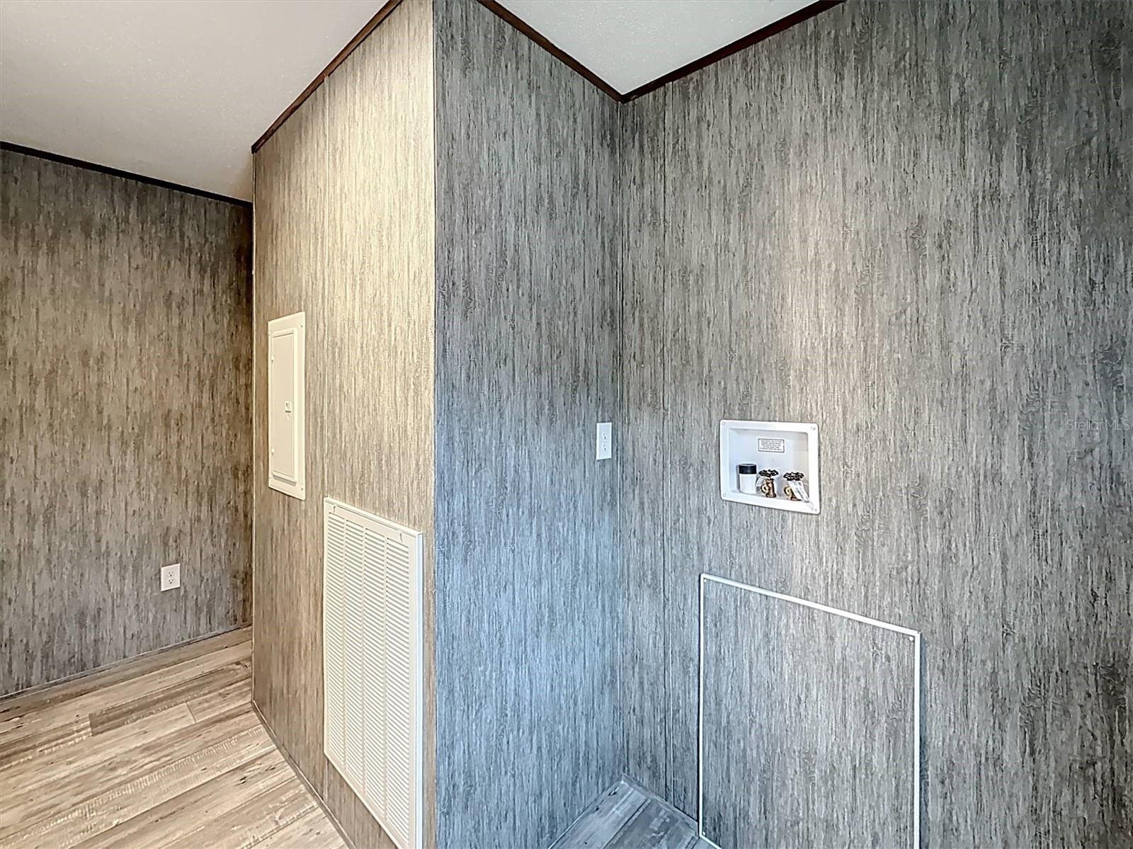 Image 33 of 37 For 108 Plumosa Drive