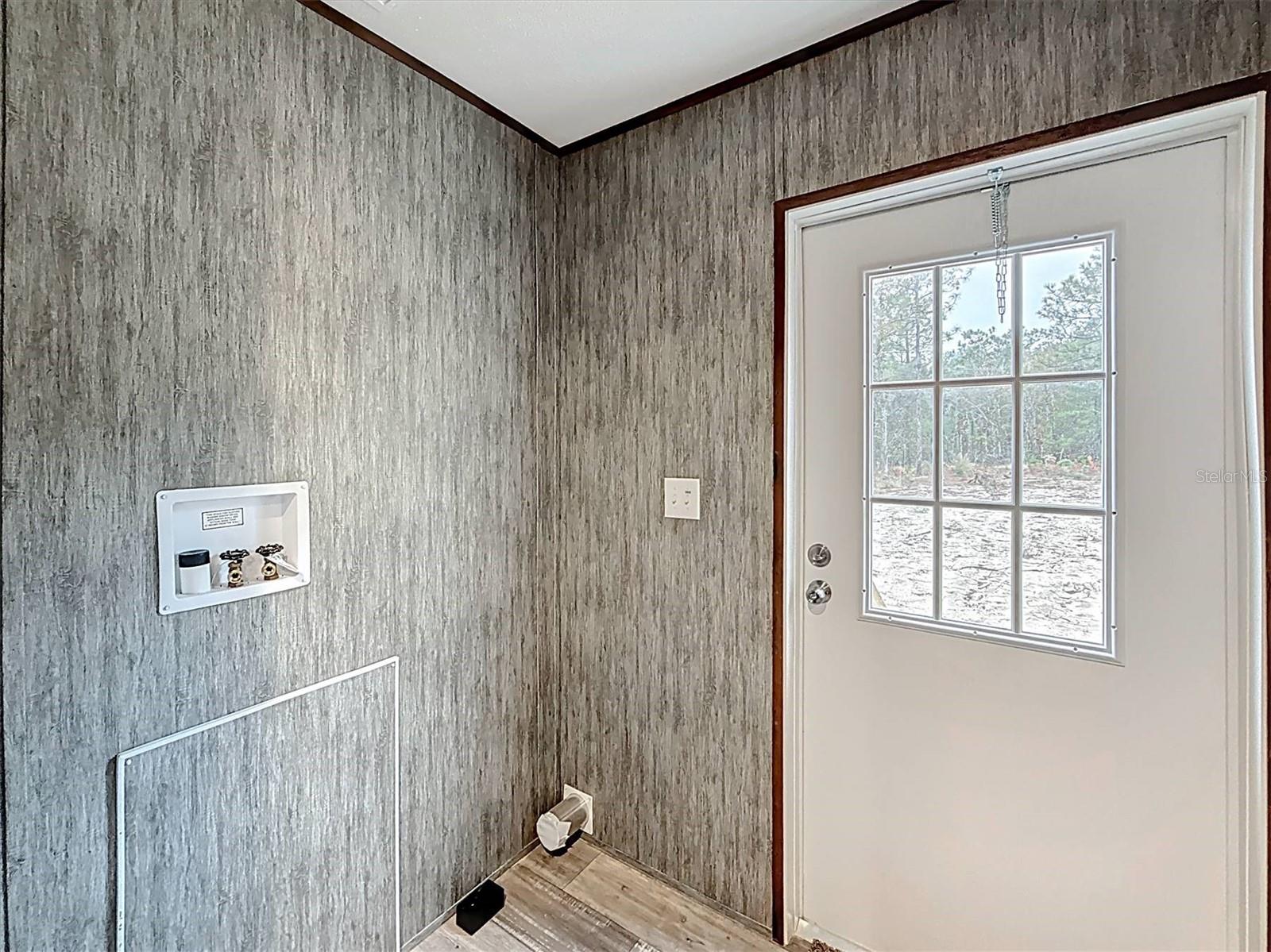 Image 35 of 37 For 108 Plumosa Drive