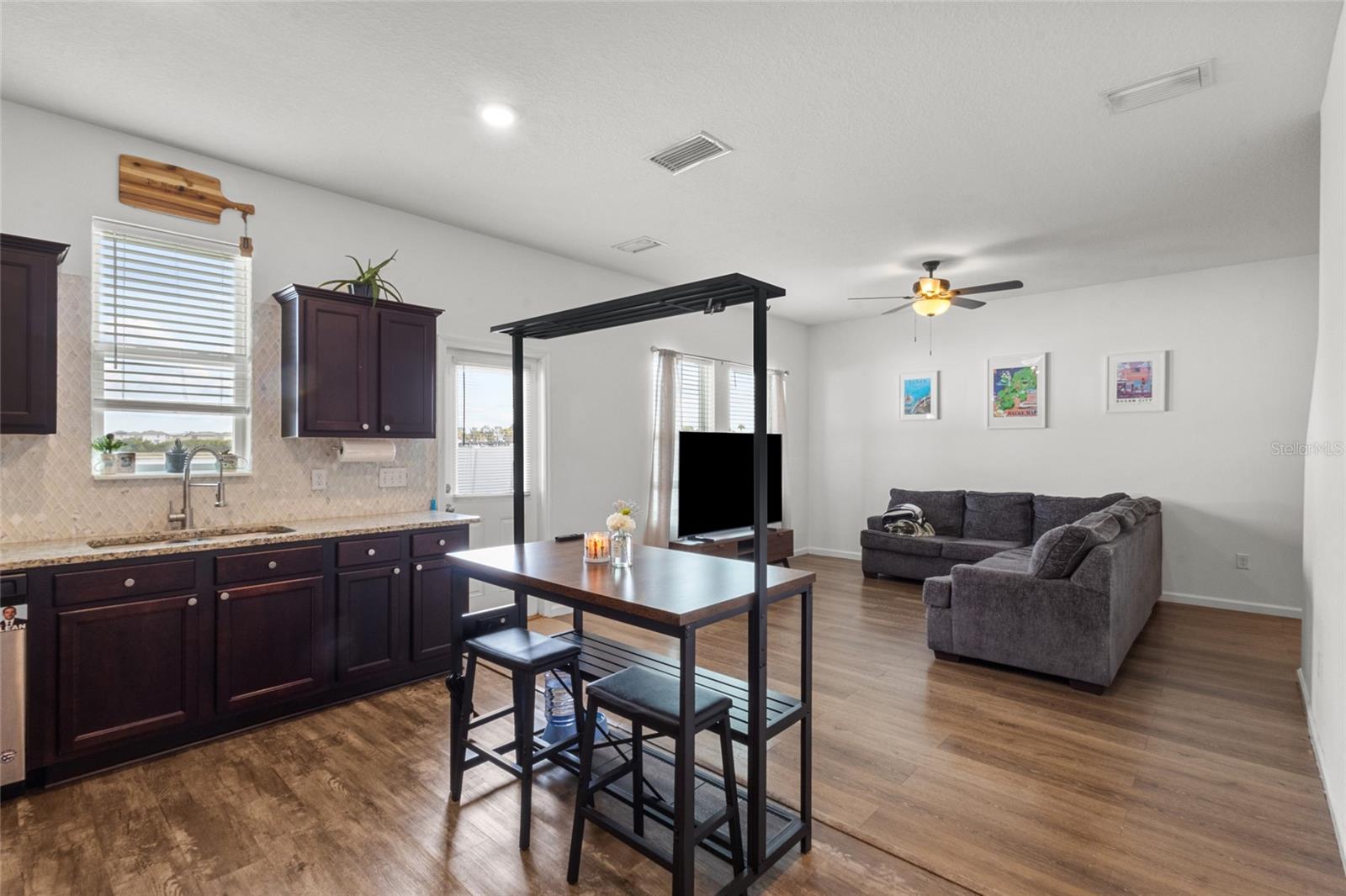 Image 14 of 32 For 831 Sunlit Coral Street