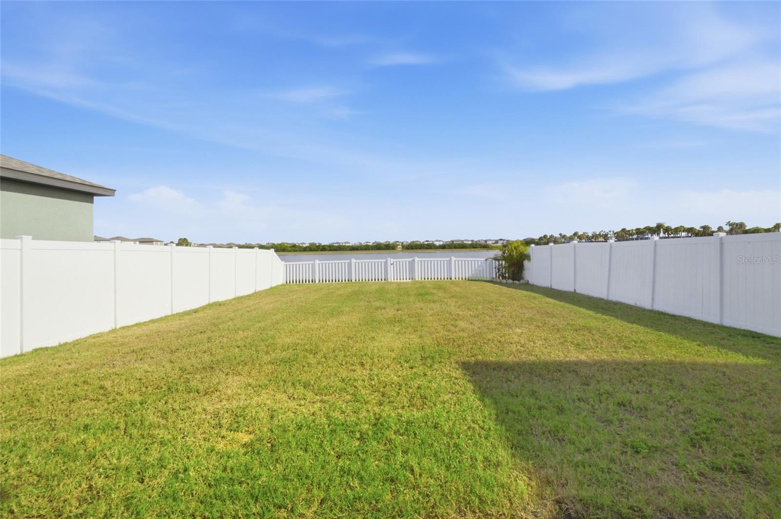 Image 24 of 32 For 831 Sunlit Coral Street