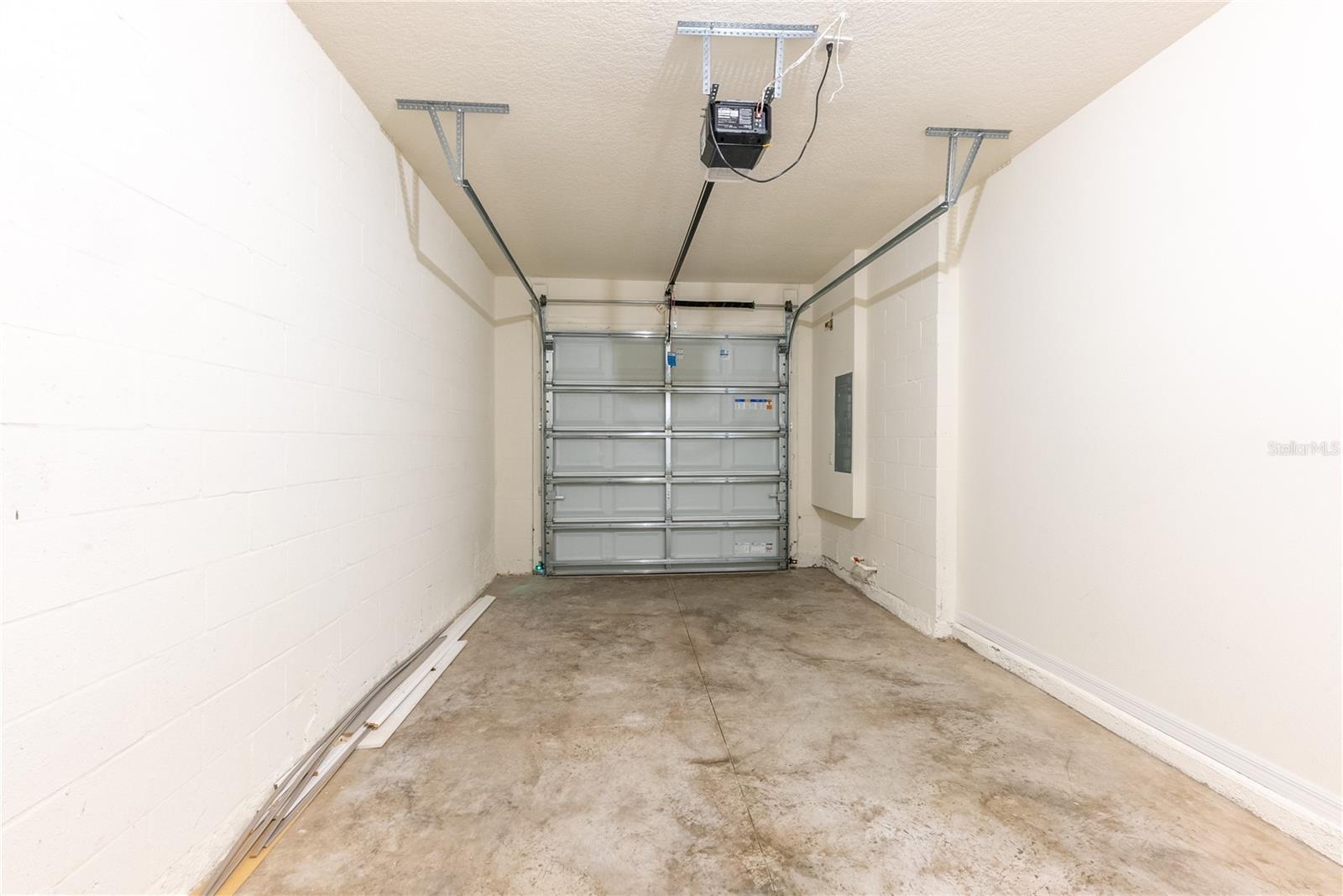 Image 32 of 32 For 33027 Tulip Petal Lane