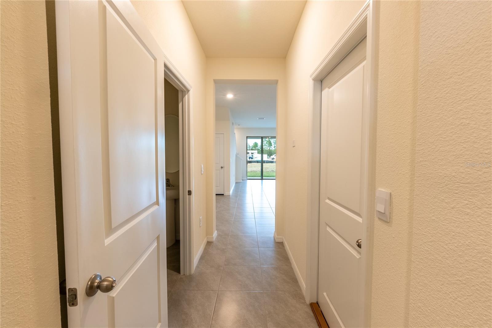 Image 5 of 32 For 33027 Tulip Petal Lane